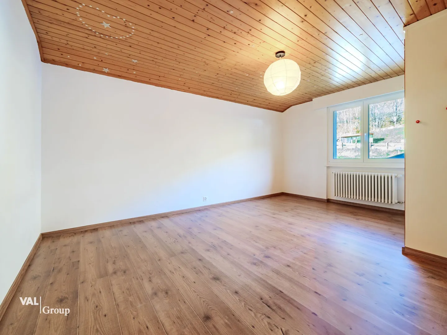 Villa Charmante Rénovée avec Vue Époustouflante - Vente en tant que Résidence Secondaire Possible - Photo 8 sur 17