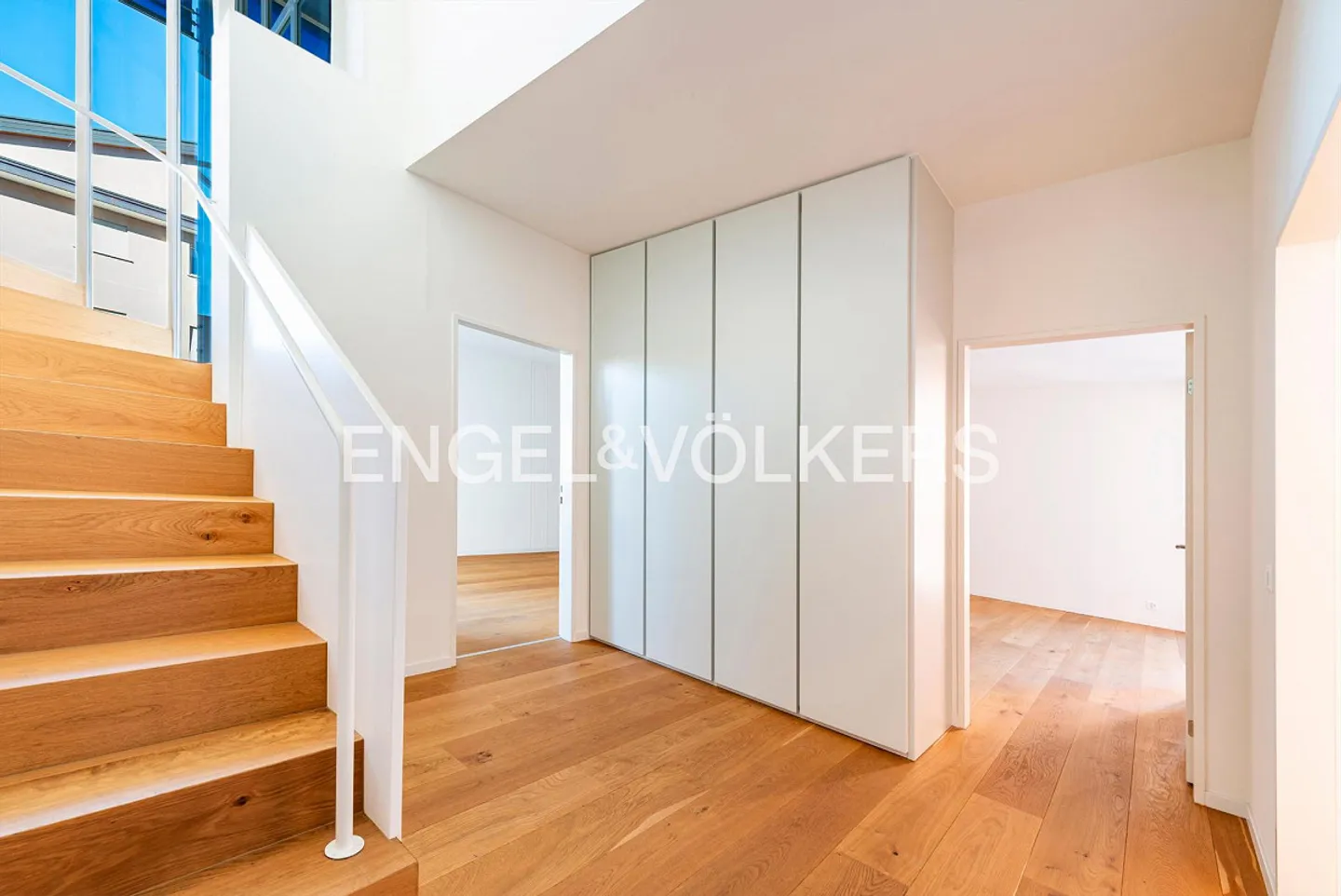 Duplex rénové, situé au centre avec des pièces lumineuses - Photo 7 sur 13