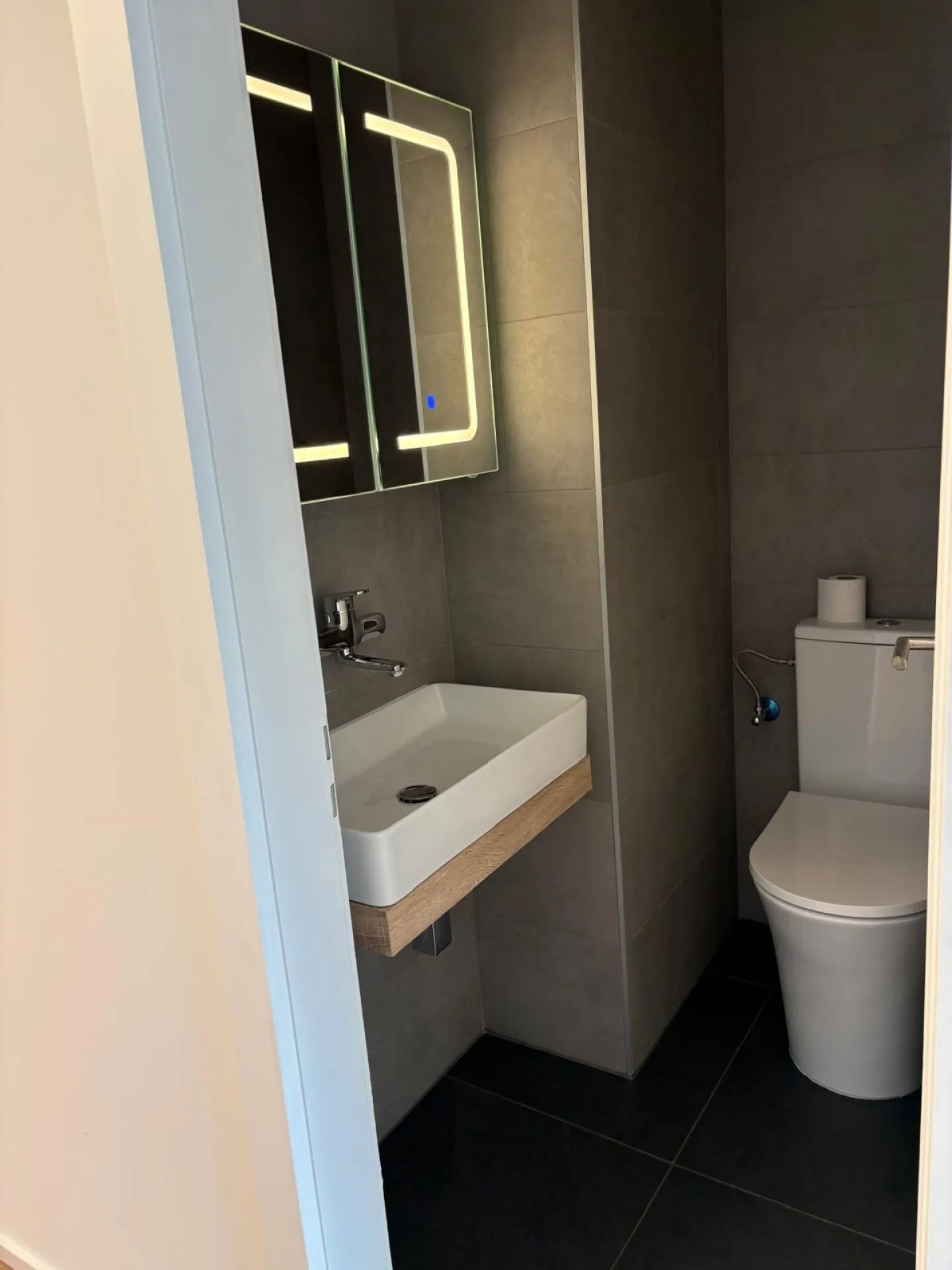 Appartement lumineux avec vue - Photo 3 sur 10