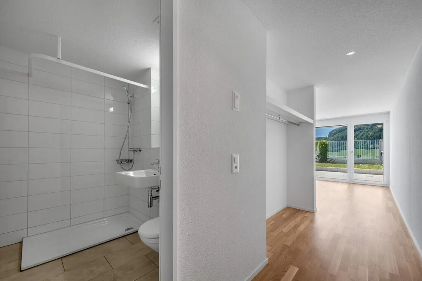 Grosszügige Wohnung mit zwei Gartensitzplätzen - Photo 8 sur 11