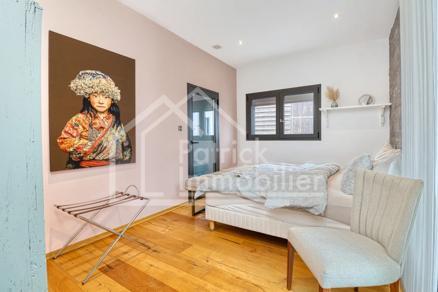 Exceptional contemporary villa with pool and spa just steps from the lake - Photo 10 of 20