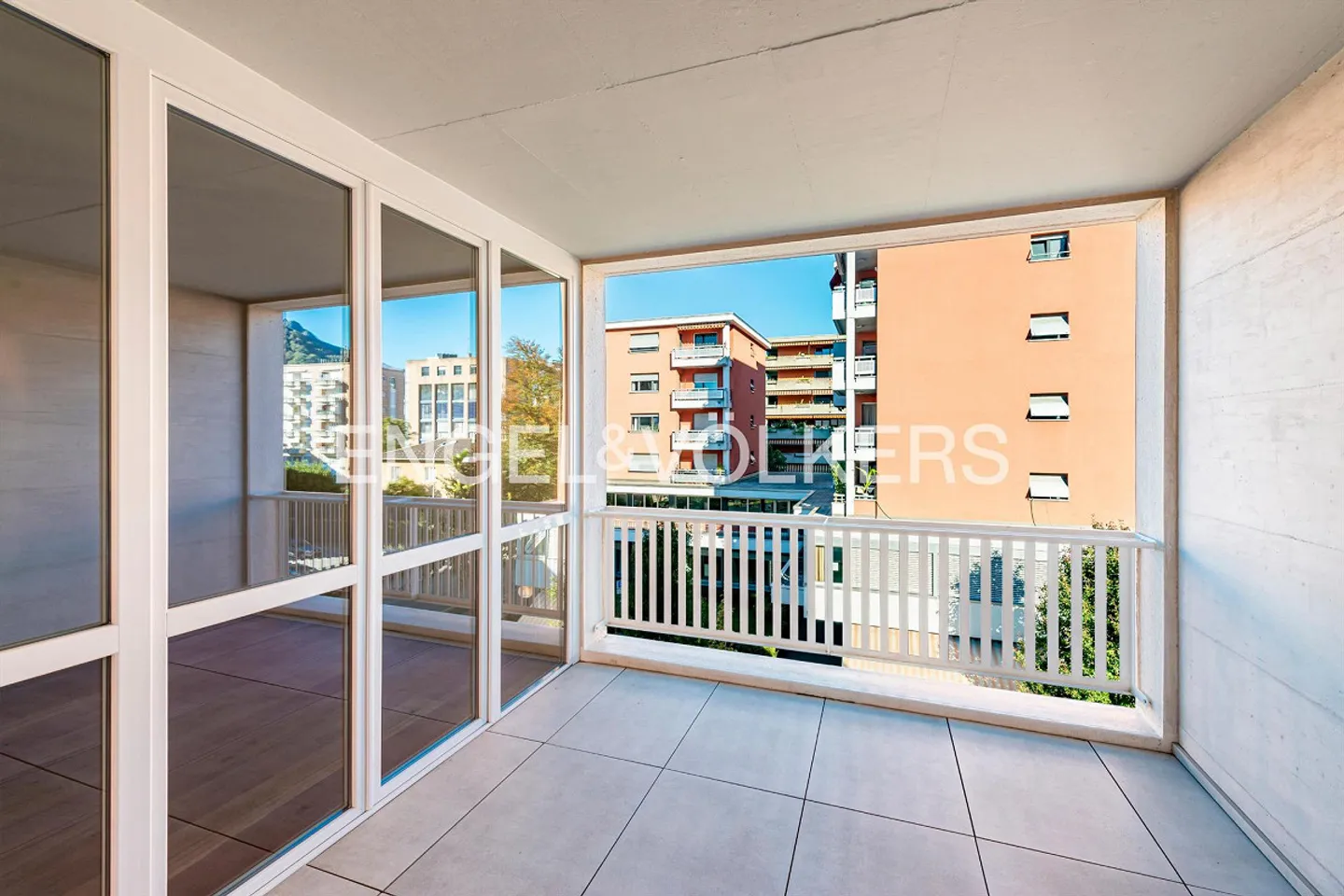 Duplex rénové, situé au centre avec des pièces lumineuses - Photo 12 sur 13