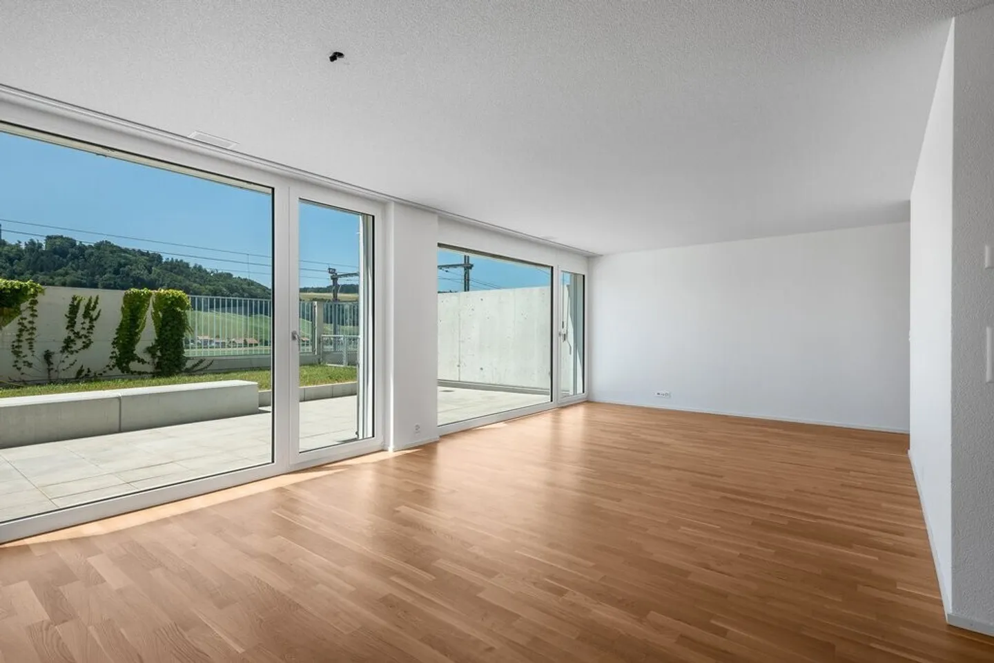 Grosszügige Wohnung mit zwei Gartensitzplätzen - Photo 2 sur 11