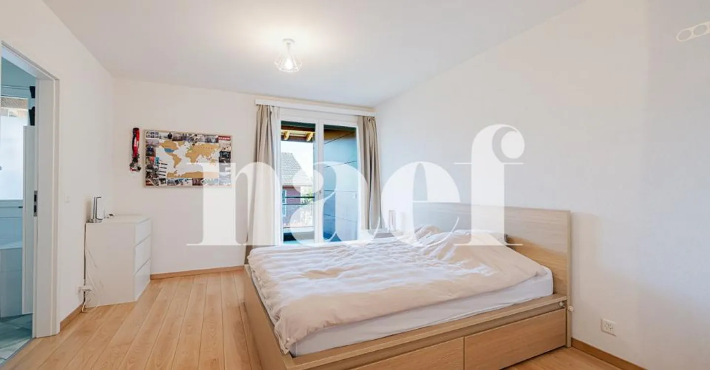 Charmante Doppelhaushälfte 230 m² Nutzfläche plus Garten, Terrasse und Doppelgarage in Vernier - Foto 6 von 13