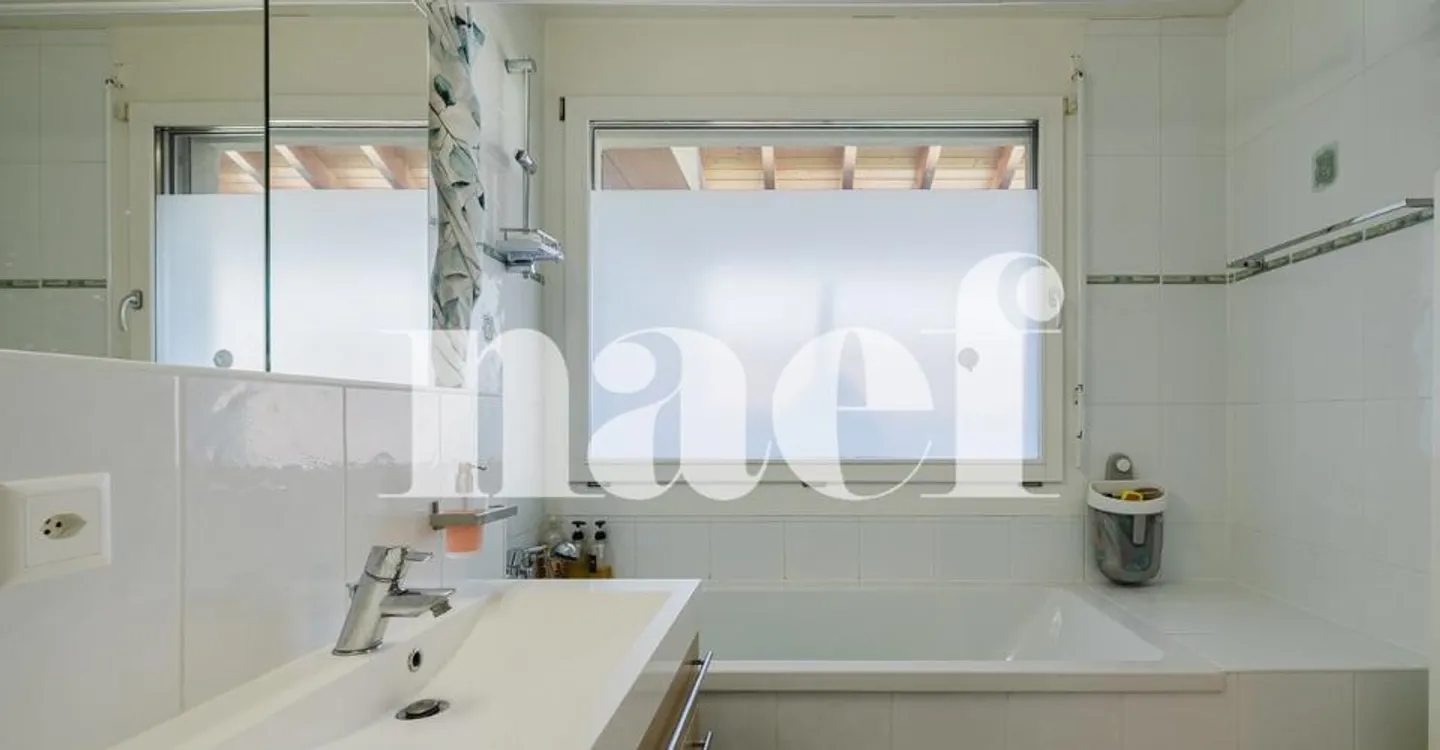 Charmante Doppelhaushälfte 230 m² Nutzfläche plus Garten, Terrasse und Doppelgarage in Vernier - Foto 7 von 13