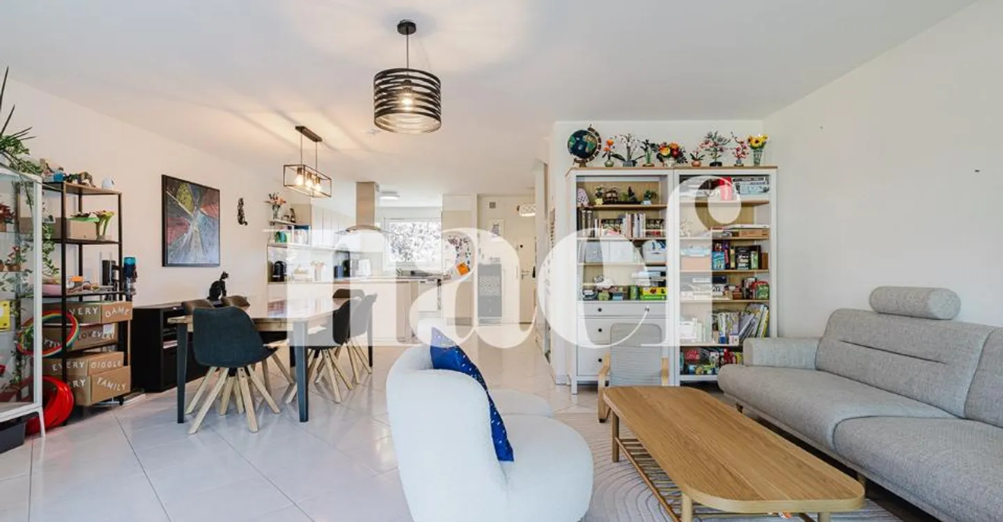 Charmante Doppelhaushälfte 230 m² Nutzfläche plus Garten, Terrasse und Doppelgarage in Vernier - Foto 3 von 13