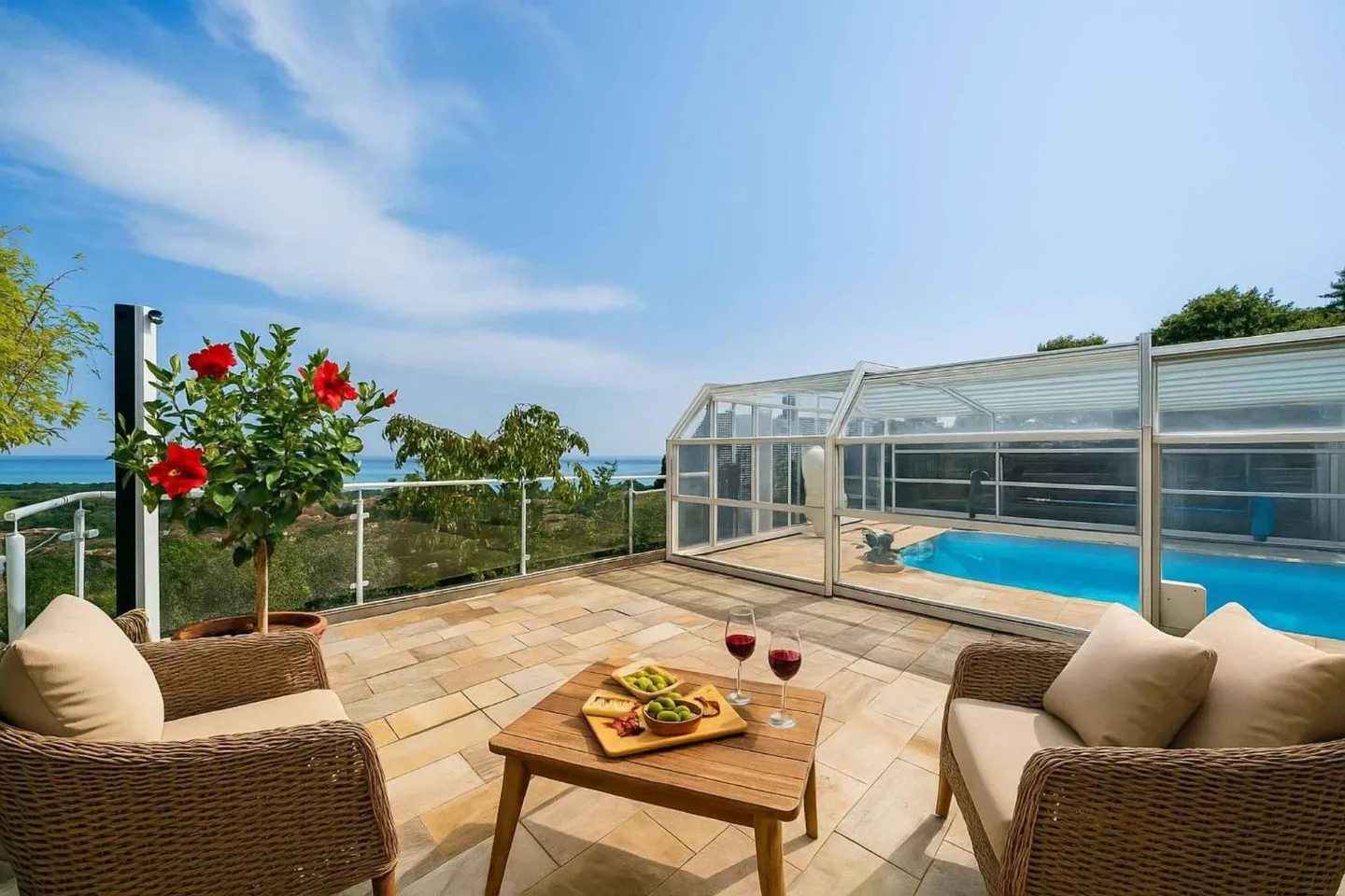Luxusvilla mit Seeblick - Foto 1 von 13