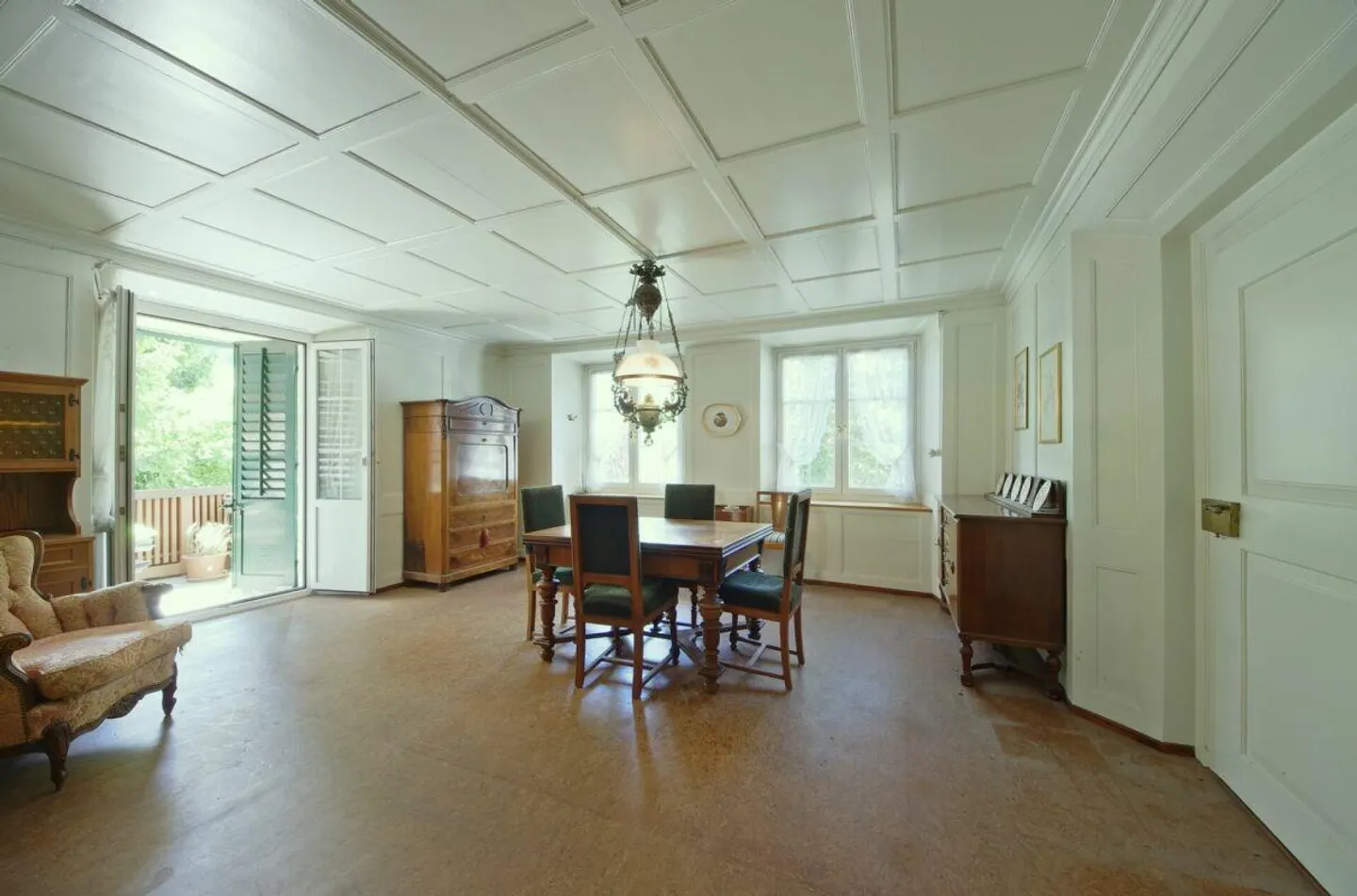 Elegante Villa in malerischem Park - Foto 10 von 21