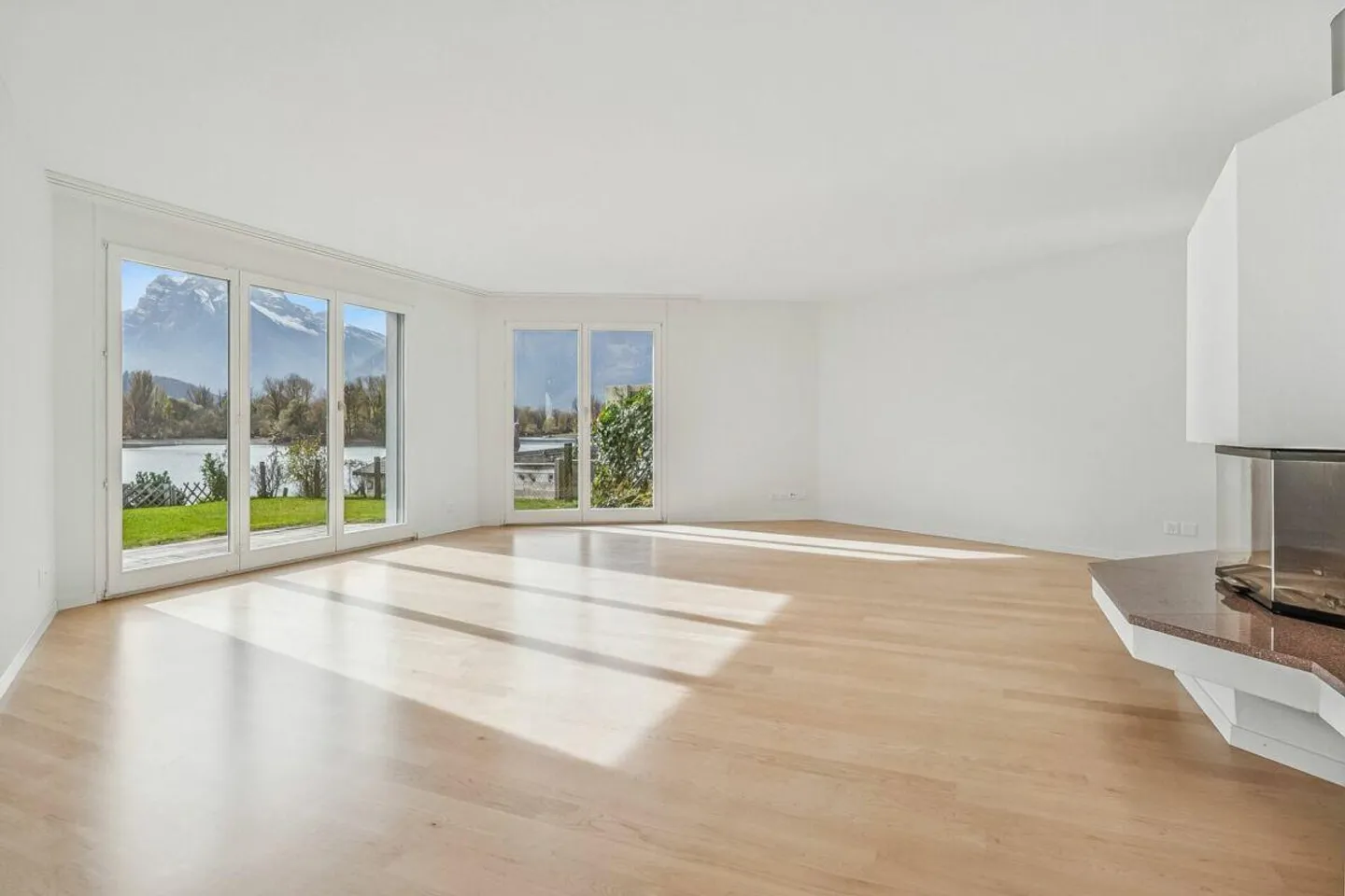 4.5-Zi-Wohnhaus mit Seeanstoss - Foto 2 von 20