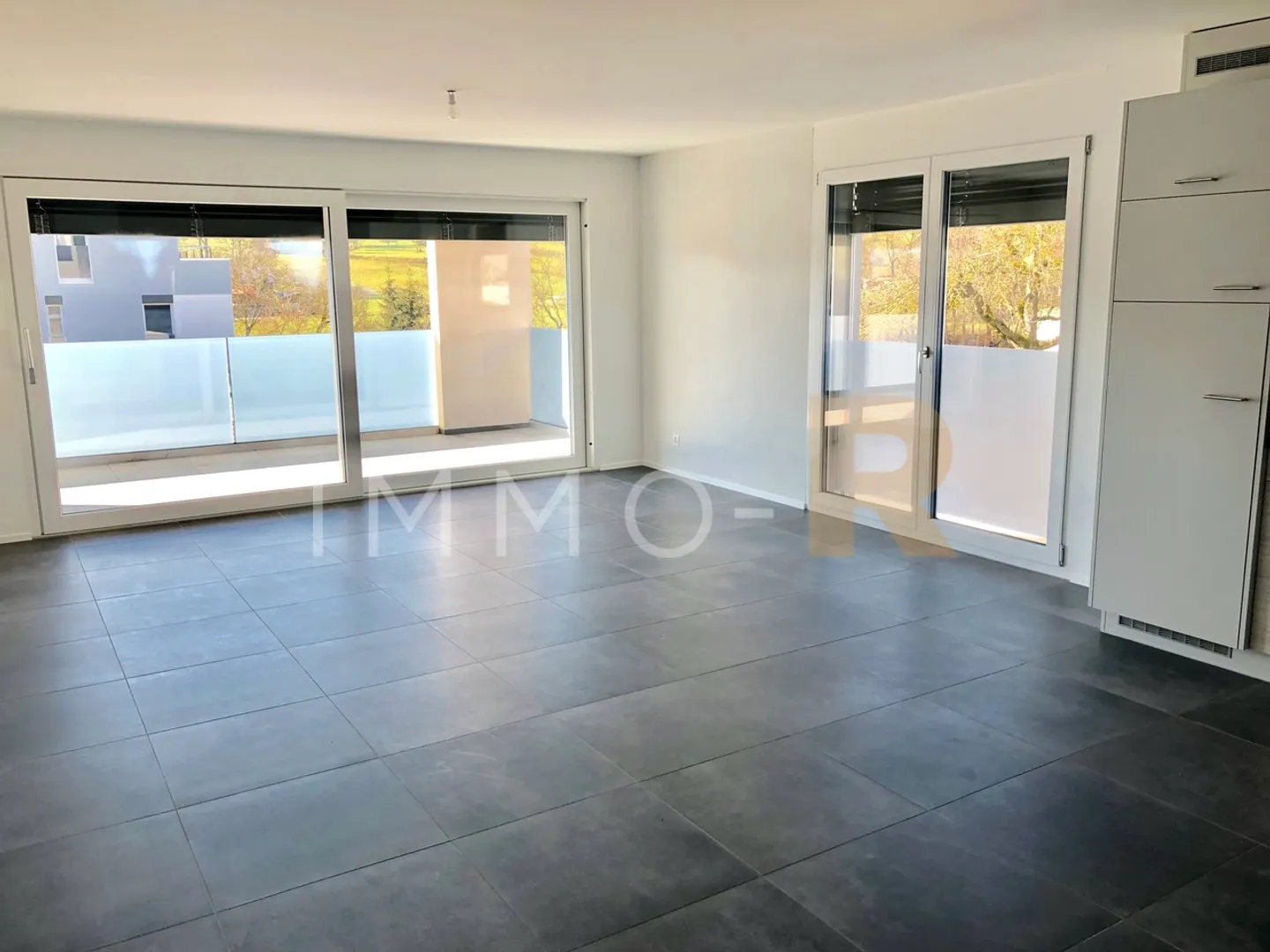 Spacious and bright apartment, just steps from the train station - Photo 5 of 7