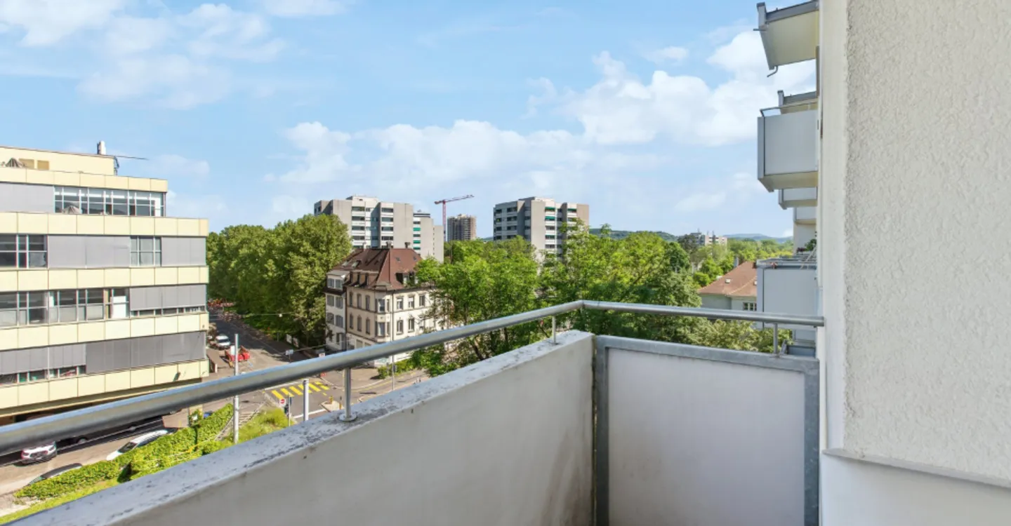 Vivere tra la città, la stazione e il verde - Foto 9 di 10