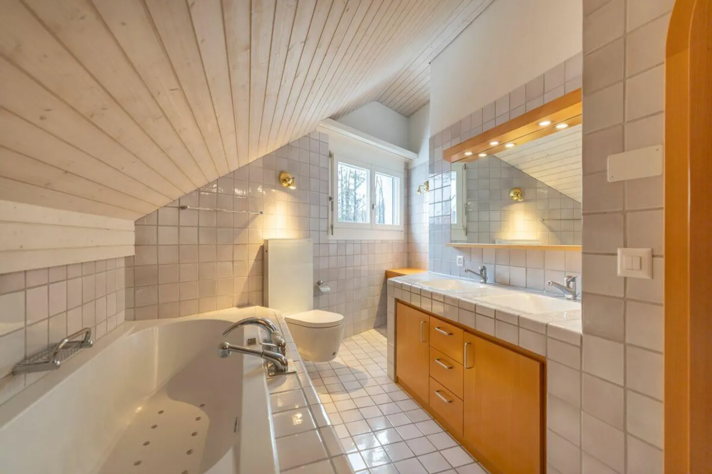 4.5-Zi-Wohnhaus mit Seeanstoss - Foto 12 von 20