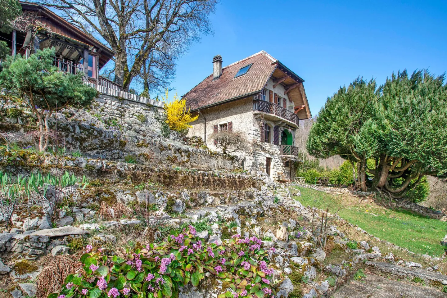 Montmollin, proprietà affascinante con vista sul lago e annessi - Foto 1 di 20
