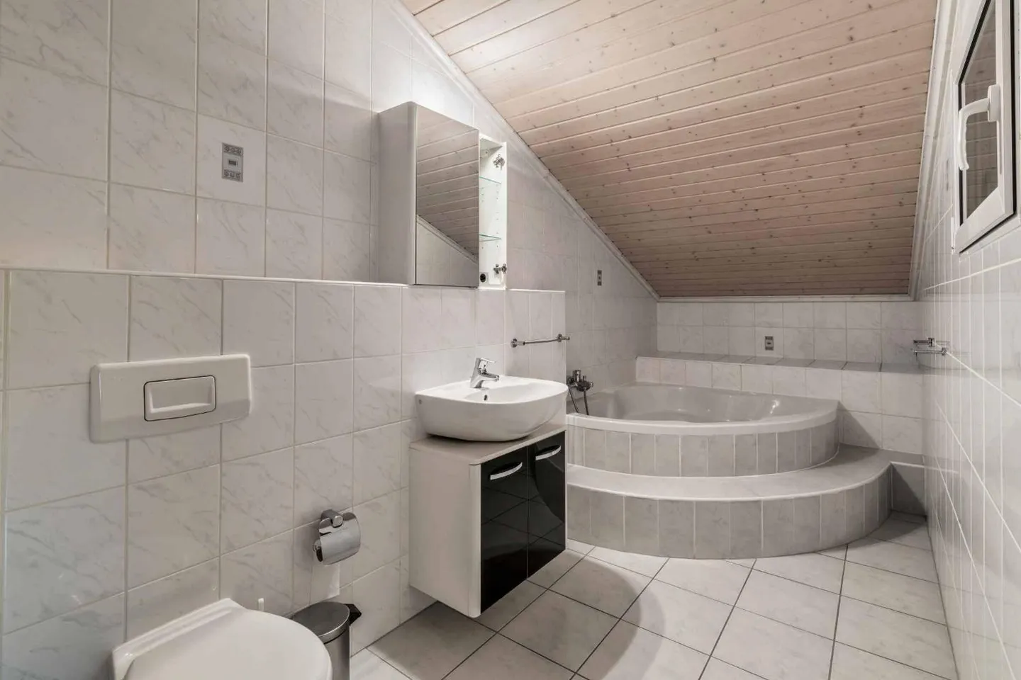 7-room adjoining house - Photo 11 of 12