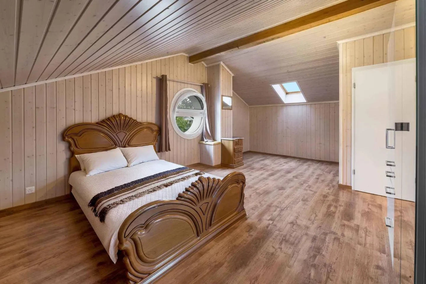 7-room adjoining house - Photo 10 of 12
