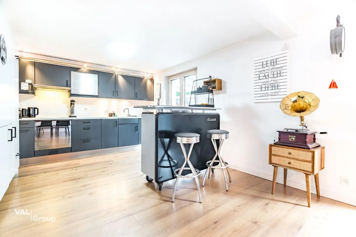 Spacious Single-Family Home with Private Garden and Plenty of Peace - Photo 6 of 13