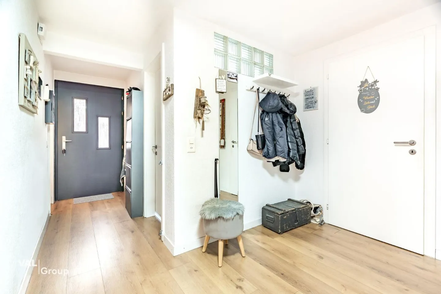 Spacious Single-Family Home with Private Garden and Plenty of Peace - Photo 8 of 13