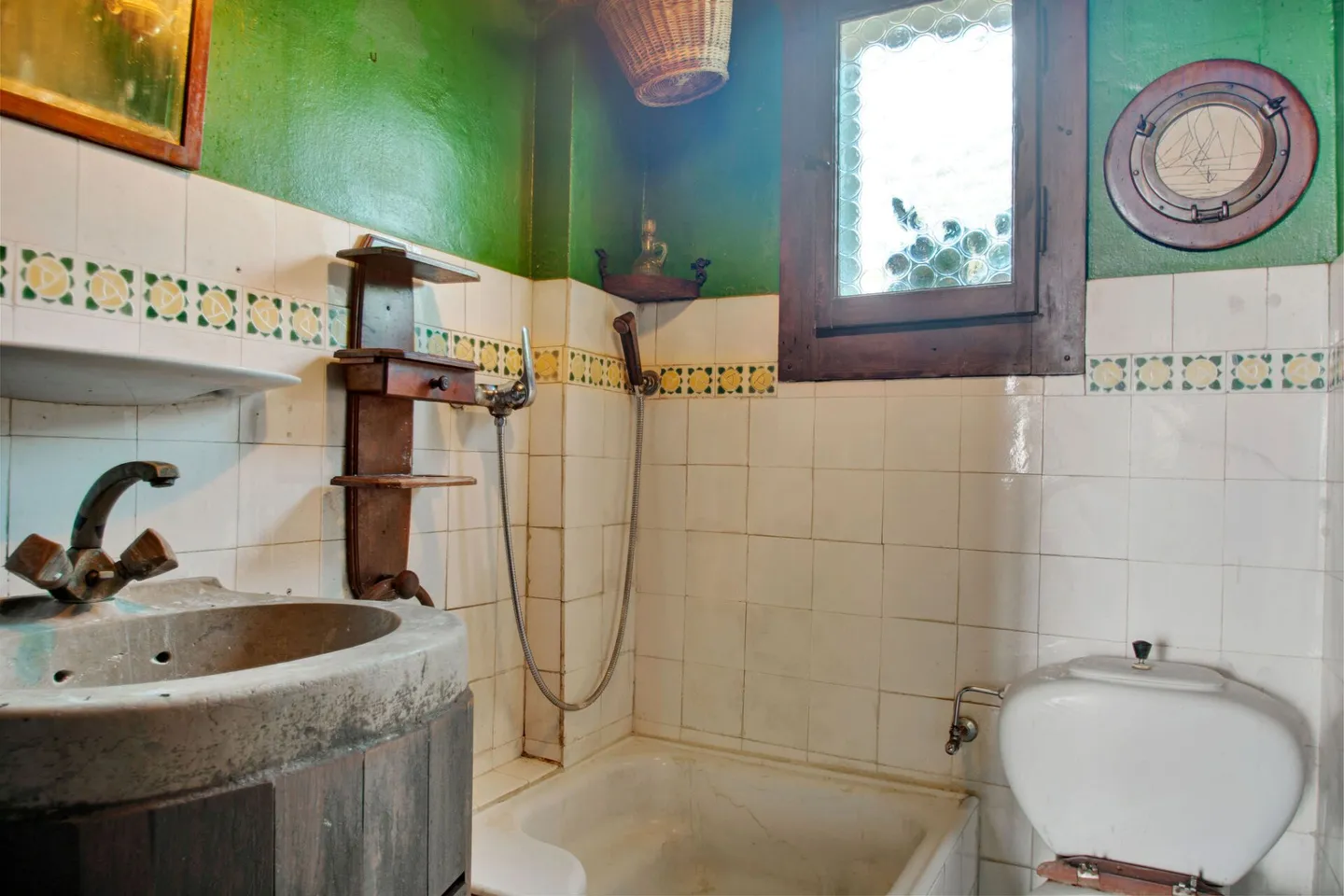 Montmollin, proprietà affascinante con vista sul lago e annessi - Foto 11 di 20