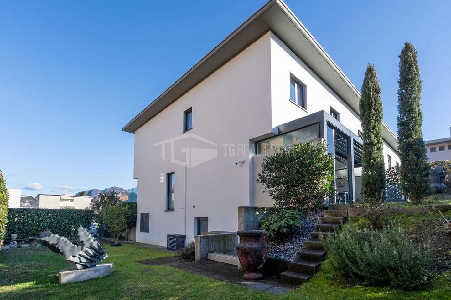5-ROOM HOUSE WITH GARDEN. - Photo 17 of 17