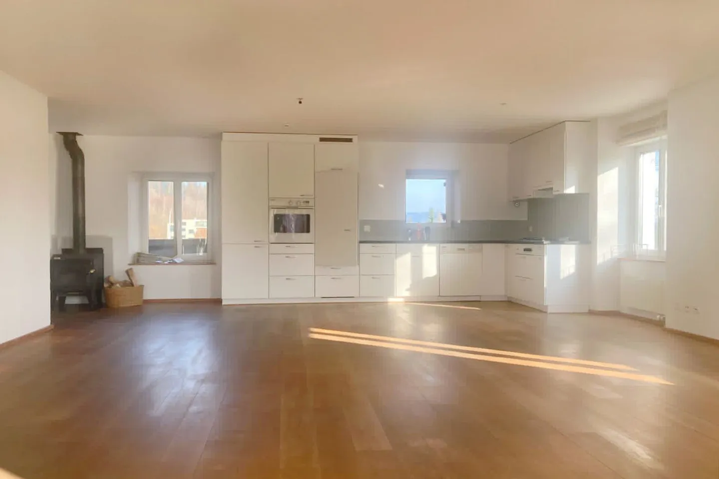 Fattoria con fienile e stalla - Foto 3 di 12