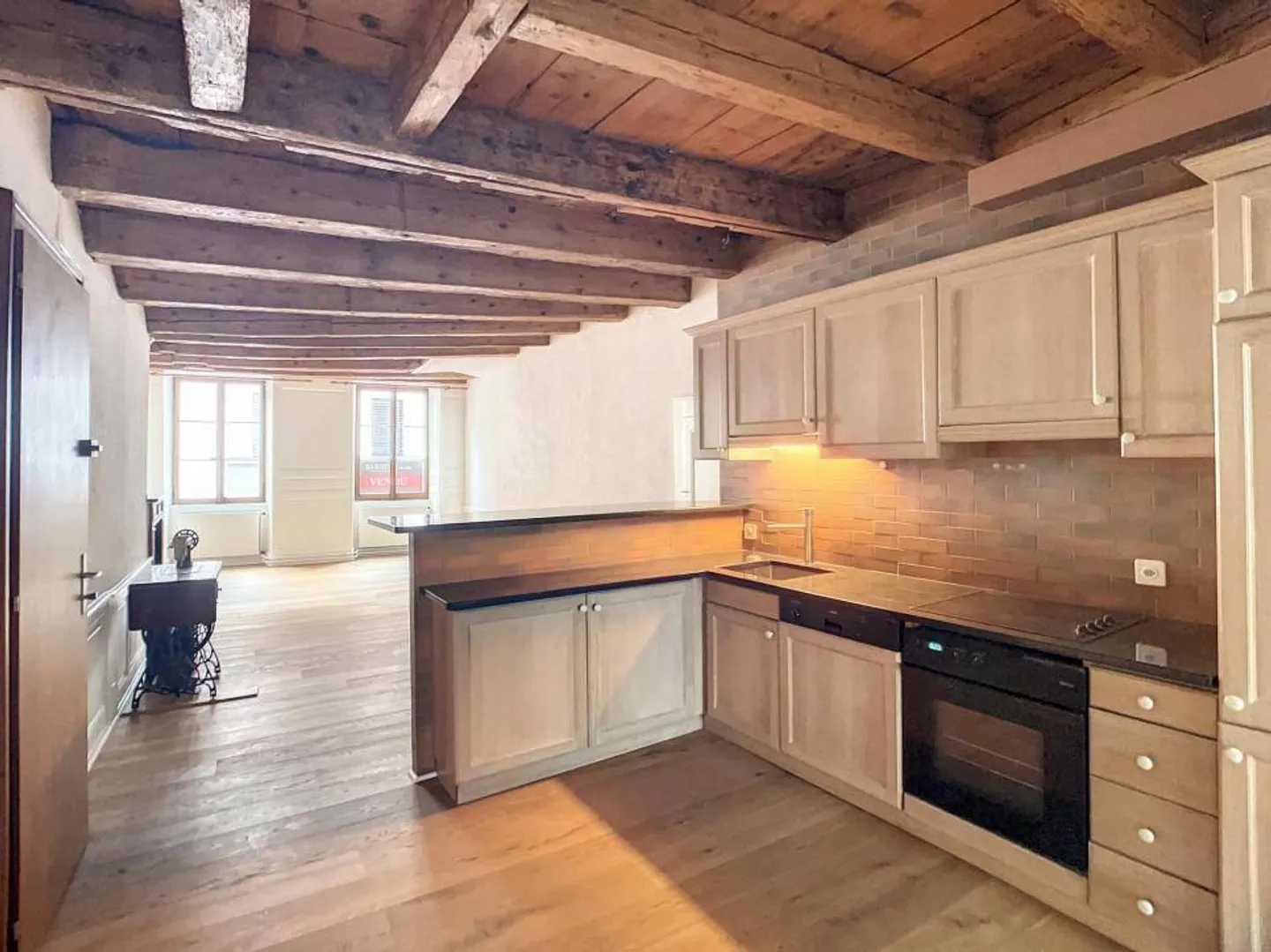 Mixed-use building in the heart of Nyon - Photo 3 of 10