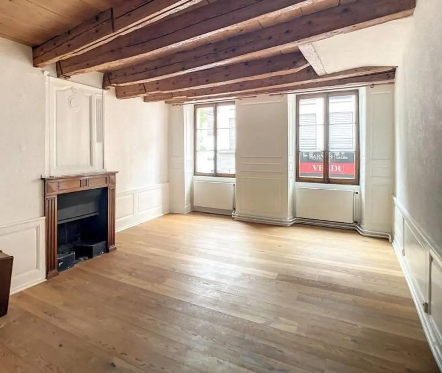 Mixed-use building in the heart of Nyon - Photo 2 of 10