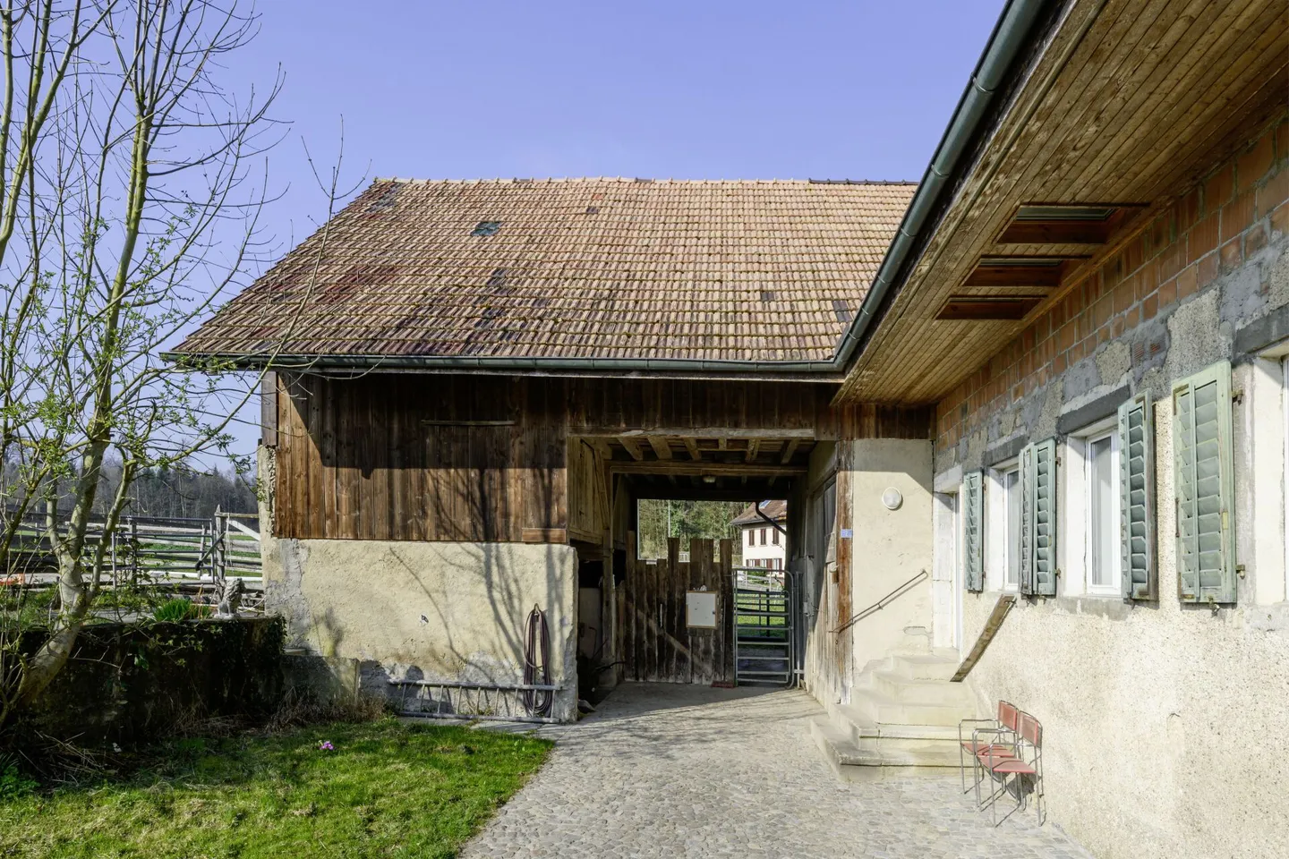 Fattoria con fienile e stalla - Foto 9 di 12