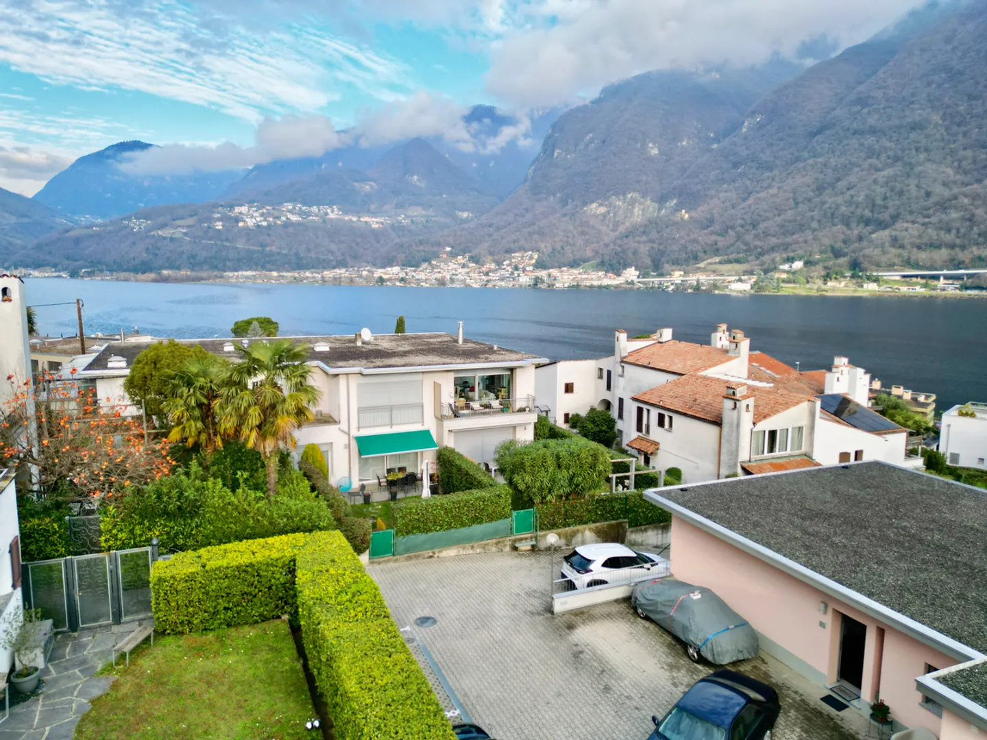Charmantes Reihenhaus mit bezauberndem Blick auf den See und die Berge - Foto 3 von 21