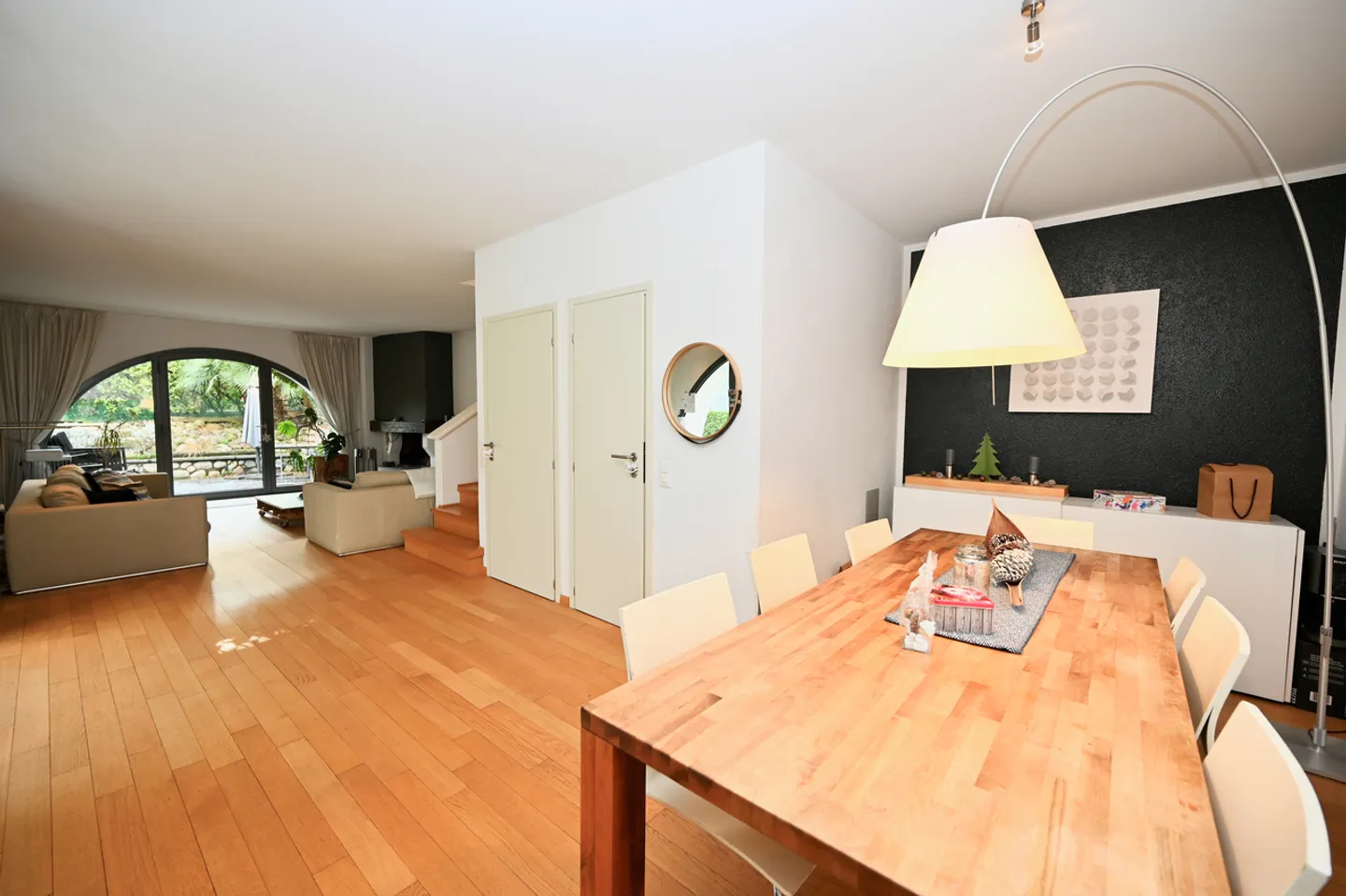 Charmantes Reihenhaus mit bezauberndem Blick auf den See und die Berge - Foto 6 von 21