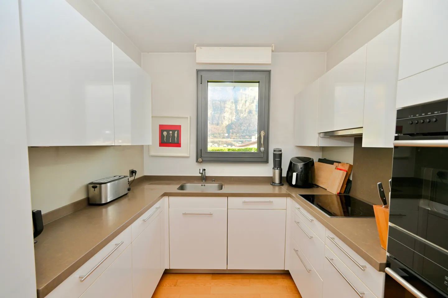 Charmantes Reihenhaus mit bezauberndem Blick auf den See und die Berge - Foto 10 von 21