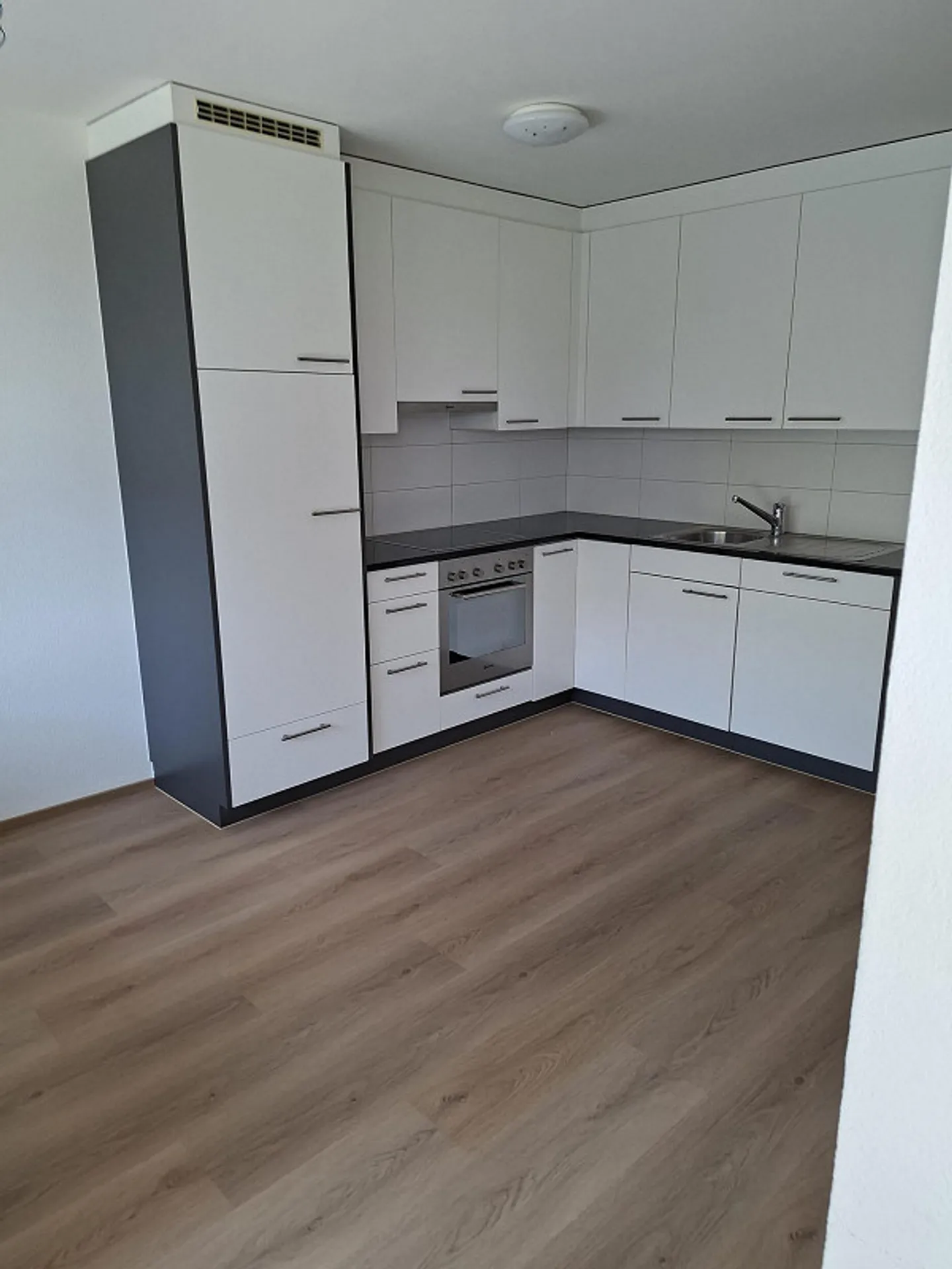 3.5 Room Apartment - Photo 11 of 12