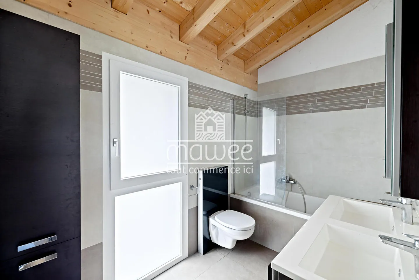 Magnificent modern detached villa in Charrat - Photo 10 of 11