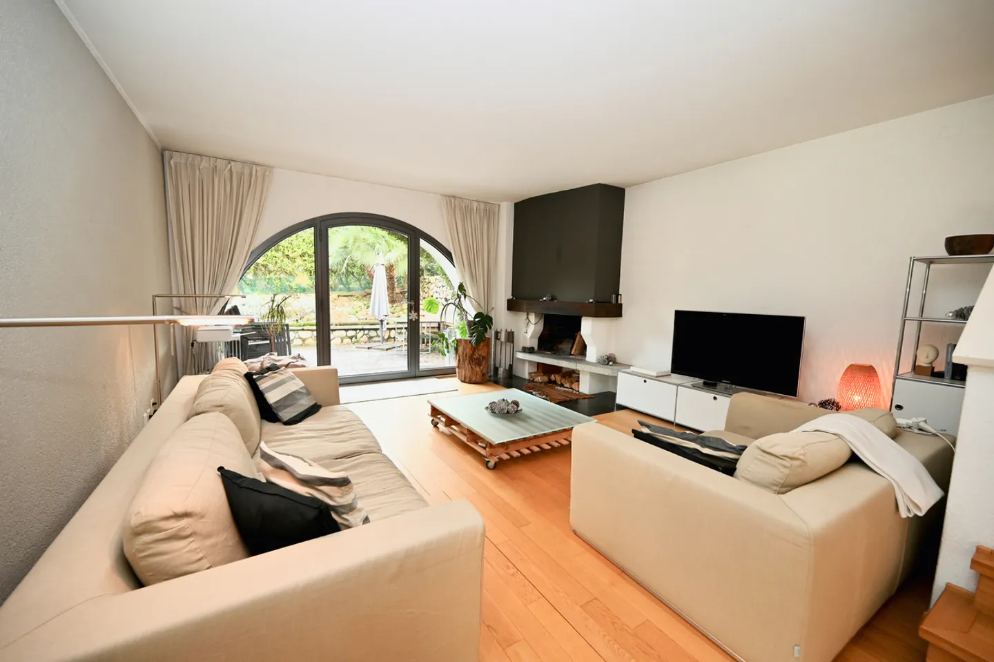 Charmantes Reihenhaus mit bezauberndem Blick auf den See und die Berge - Foto 5 von 21