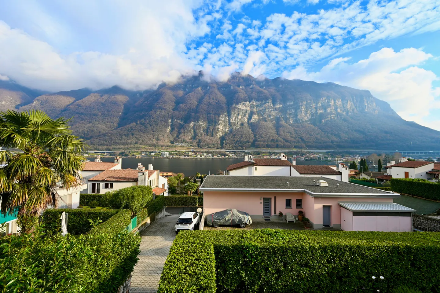 Charmantes Reihenhaus mit bezauberndem Blick auf den See und die Berge - Foto 13 von 21