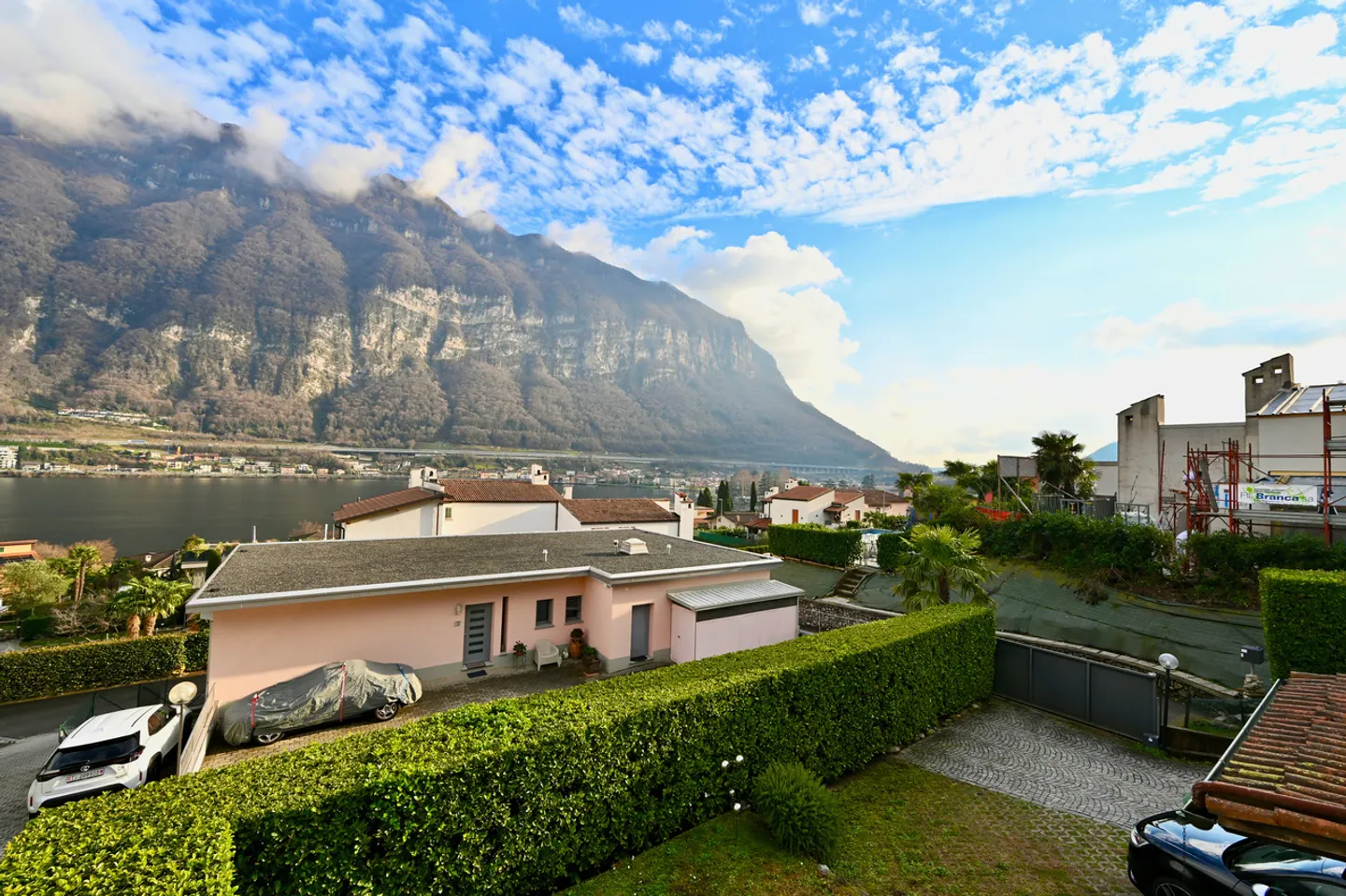 Charmantes Reihenhaus mit bezauberndem Blick auf den See und die Berge - Foto 14 von 21