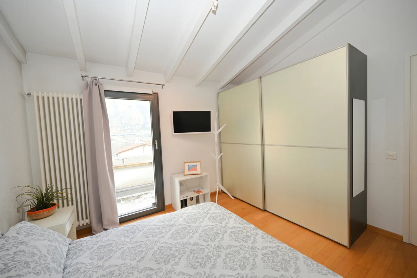 Charmantes Reihenhaus mit bezauberndem Blick auf den See und die Berge - Foto 15 von 21