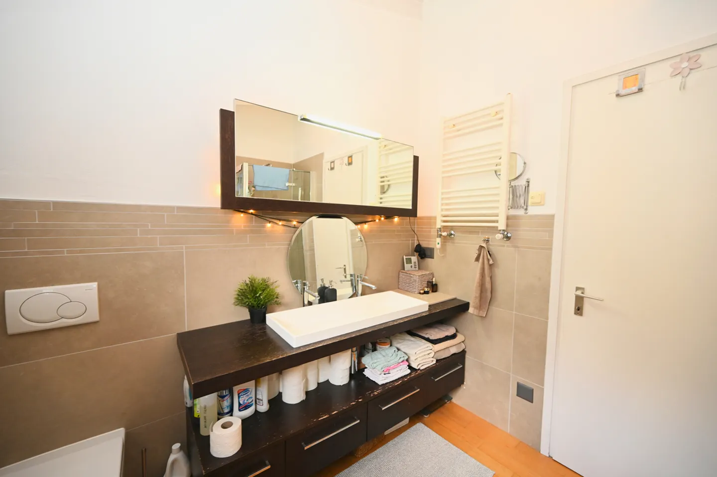 Charmantes Reihenhaus mit bezauberndem Blick auf den See und die Berge - Foto 18 von 21