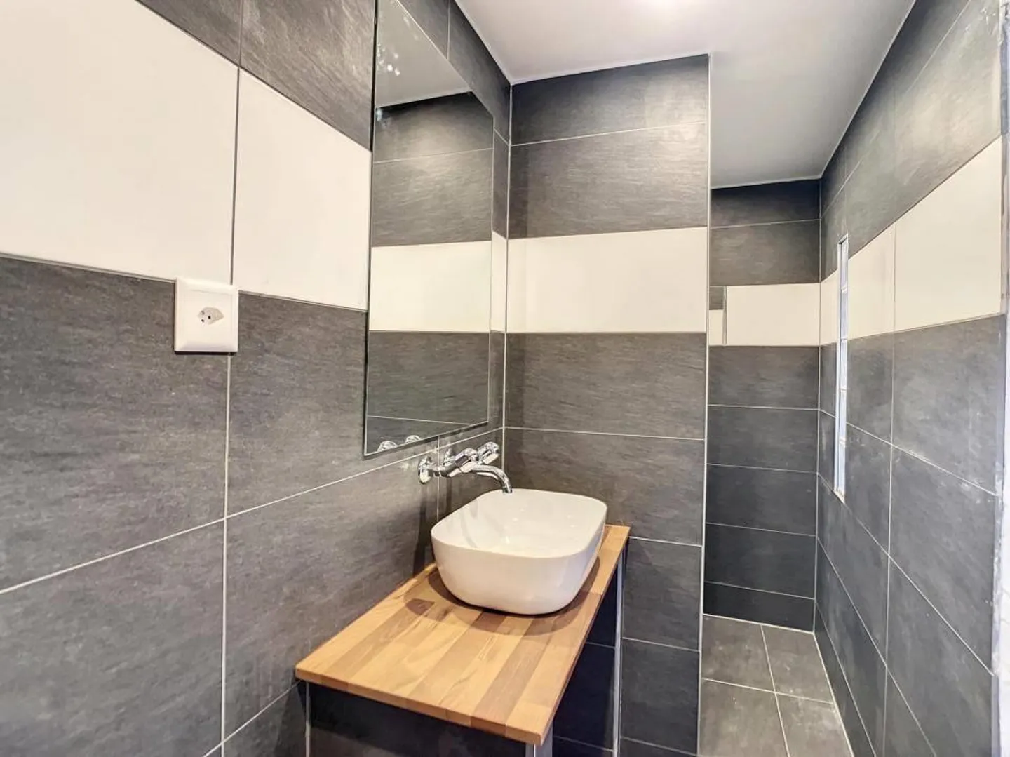 Mixed-use building in the heart of Nyon - Photo 6 of 10