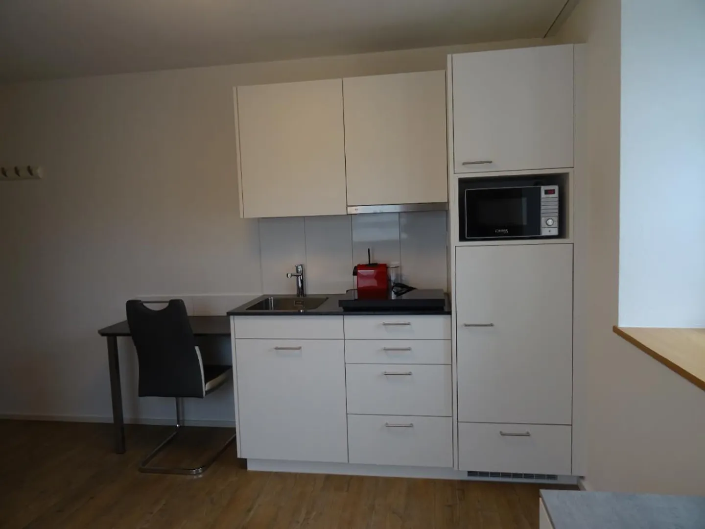 1 Room Furnished Apartment - Photo 2 of 5