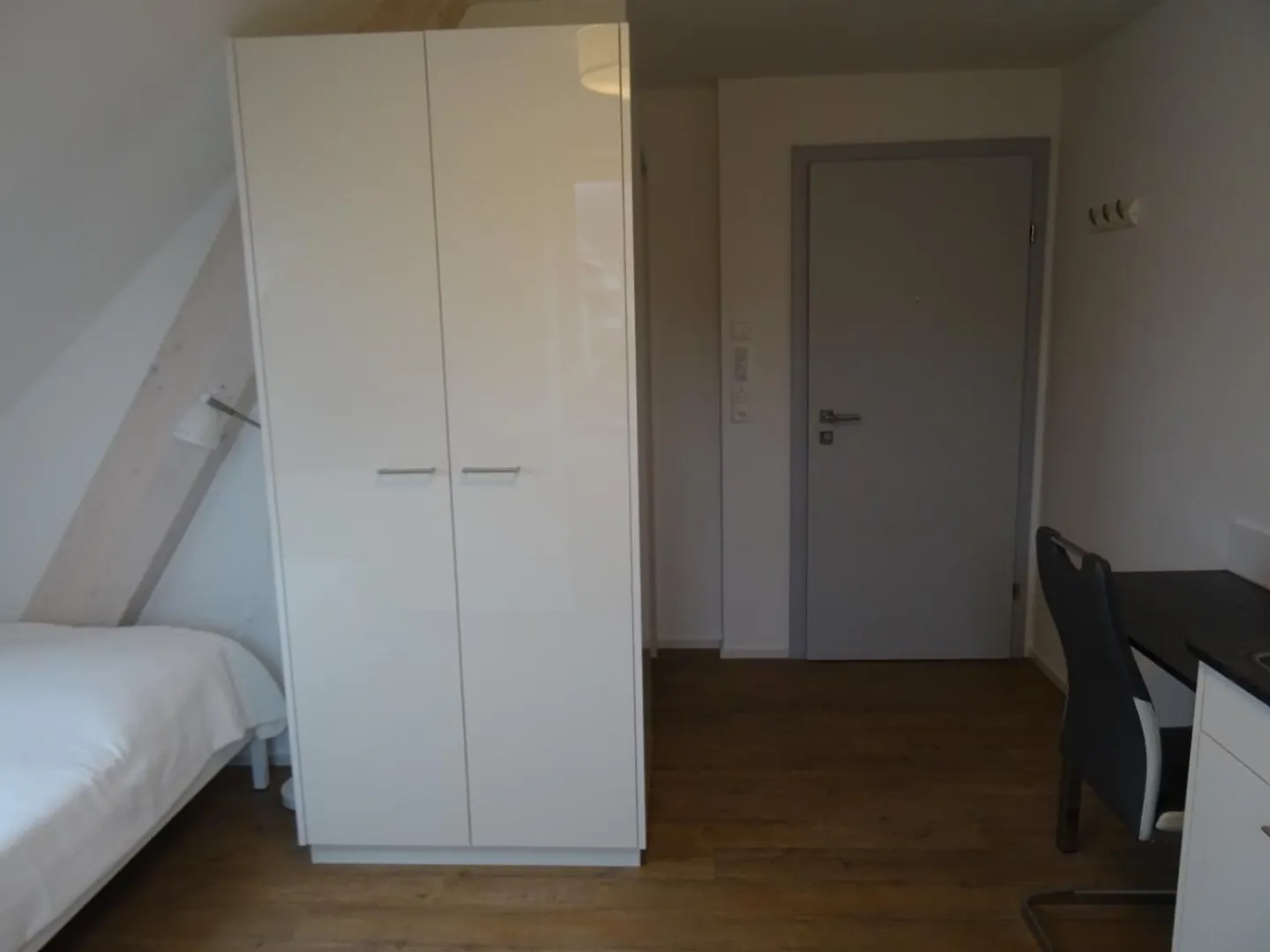1 Room Furnished Apartment - Photo 3 of 5