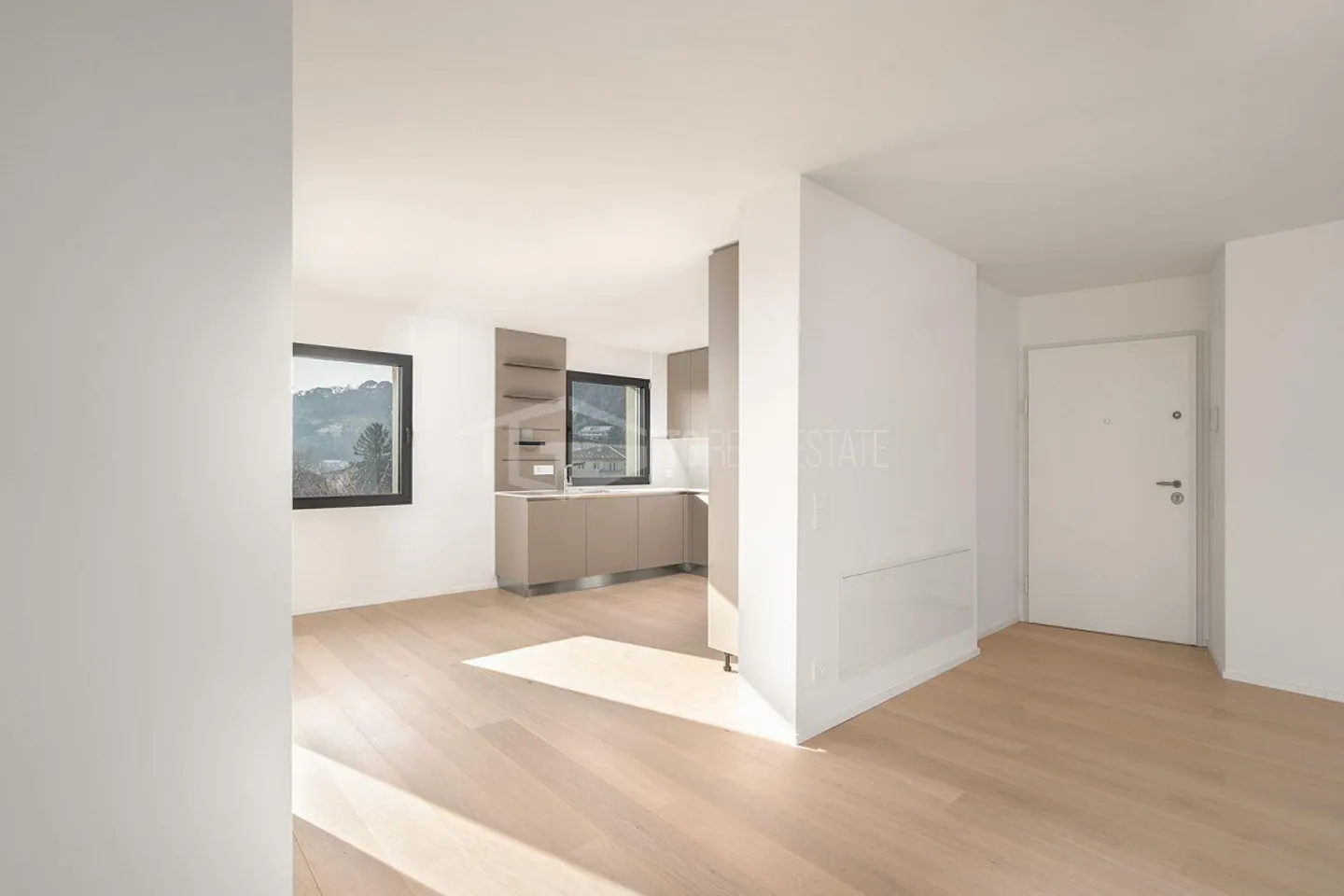 PENTHOUSE MODERNE DE 4,5 CHAMBRES AVEC VUE SUR LE LAC - Photo 2 sur 13