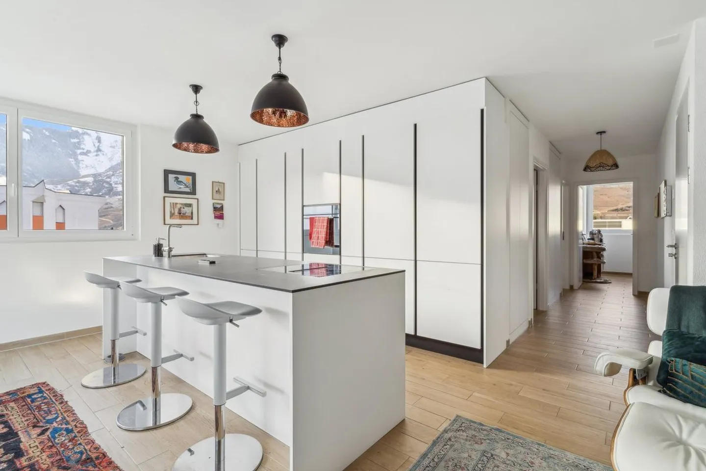 Confort et design au coeur de Conthey : appartement 3,5 pièces - place intérieur comprise - électrique ok. - Photo 2 sur 10