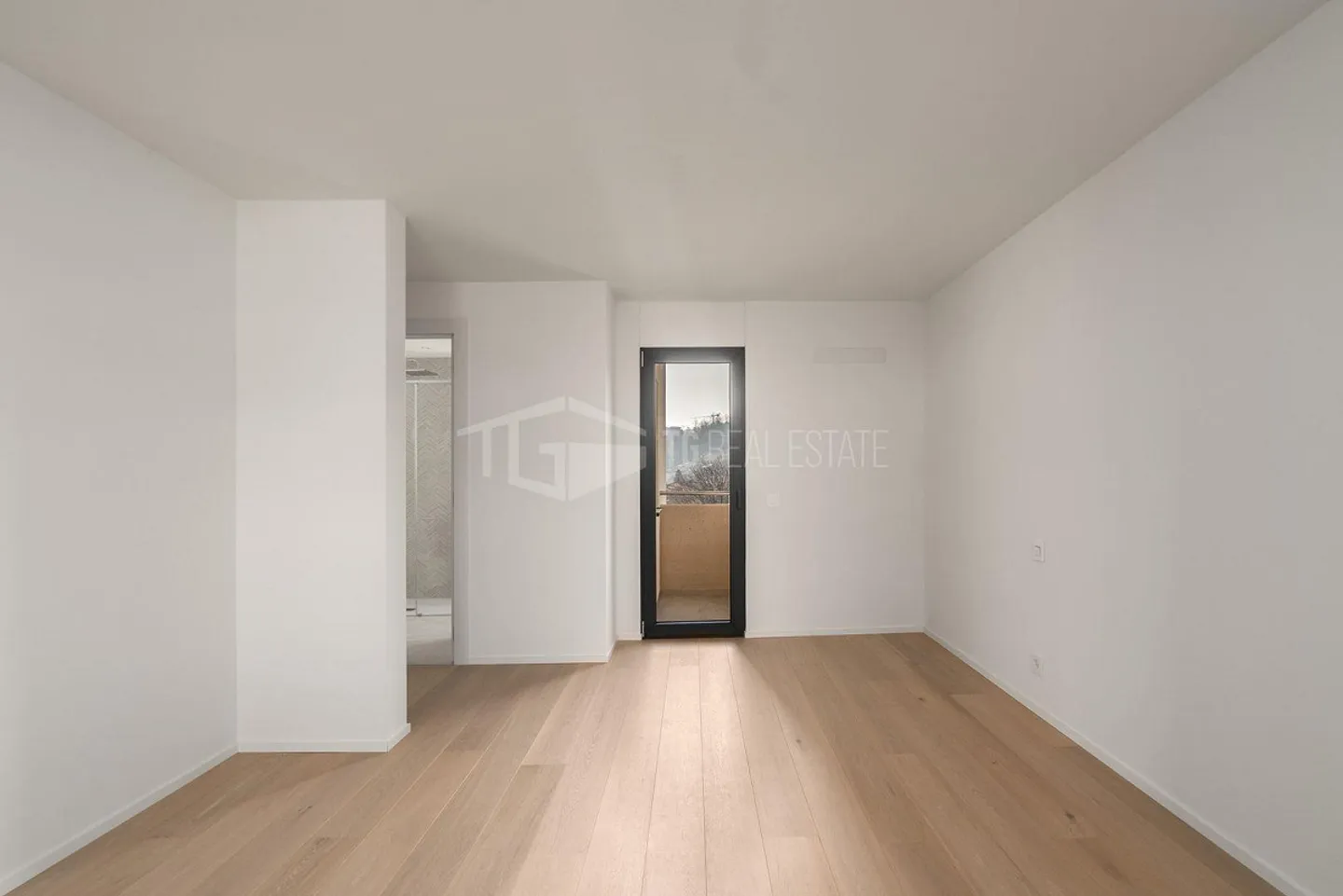 PENTHOUSE MODERNE DE 4,5 CHAMBRES AVEC VUE SUR LE LAC - Photo 7 sur 13