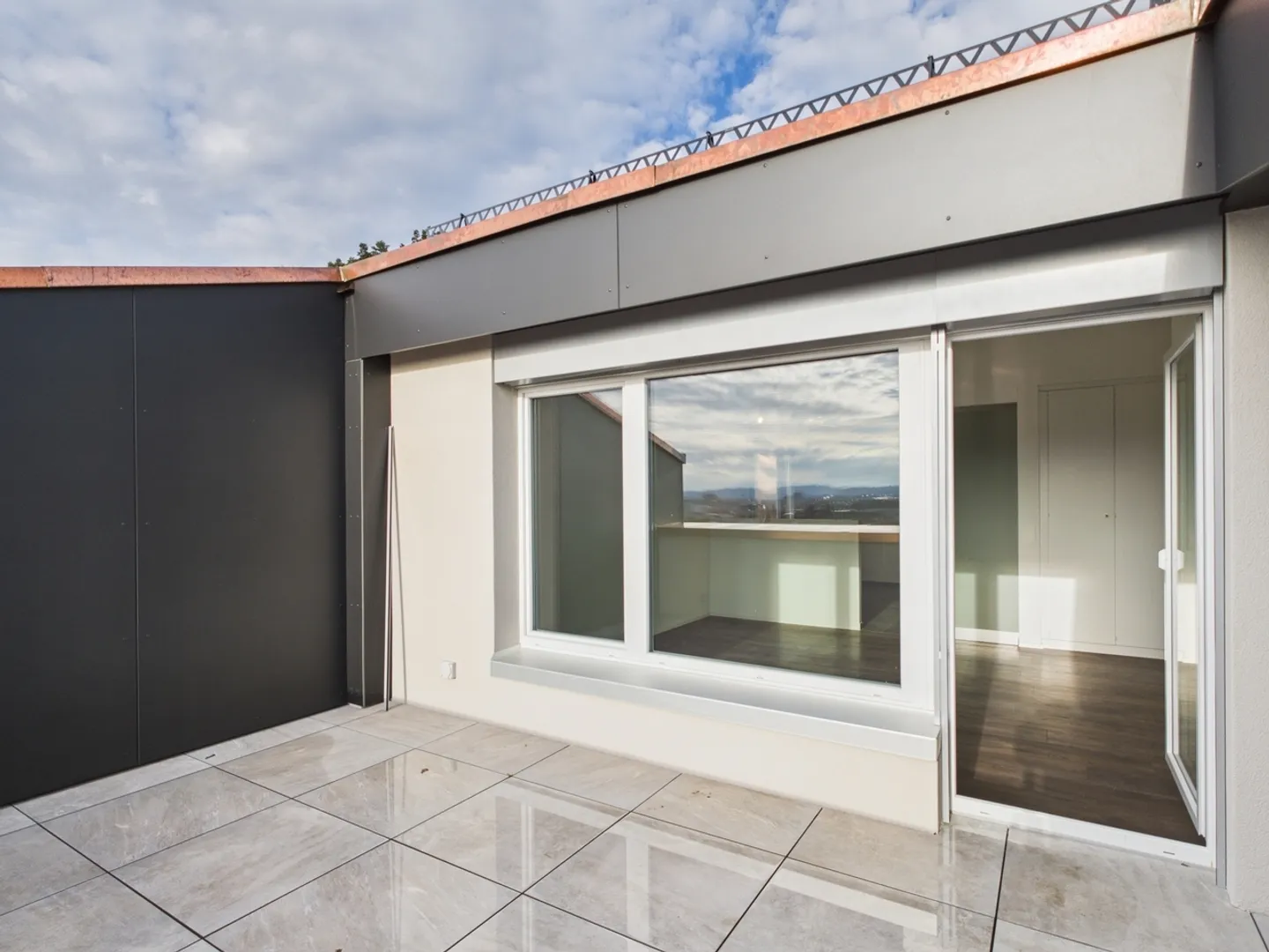 Appartamento moderno 2.5 locali, inclusa piscina con impianto di controcorrente - Foto 10 di 12