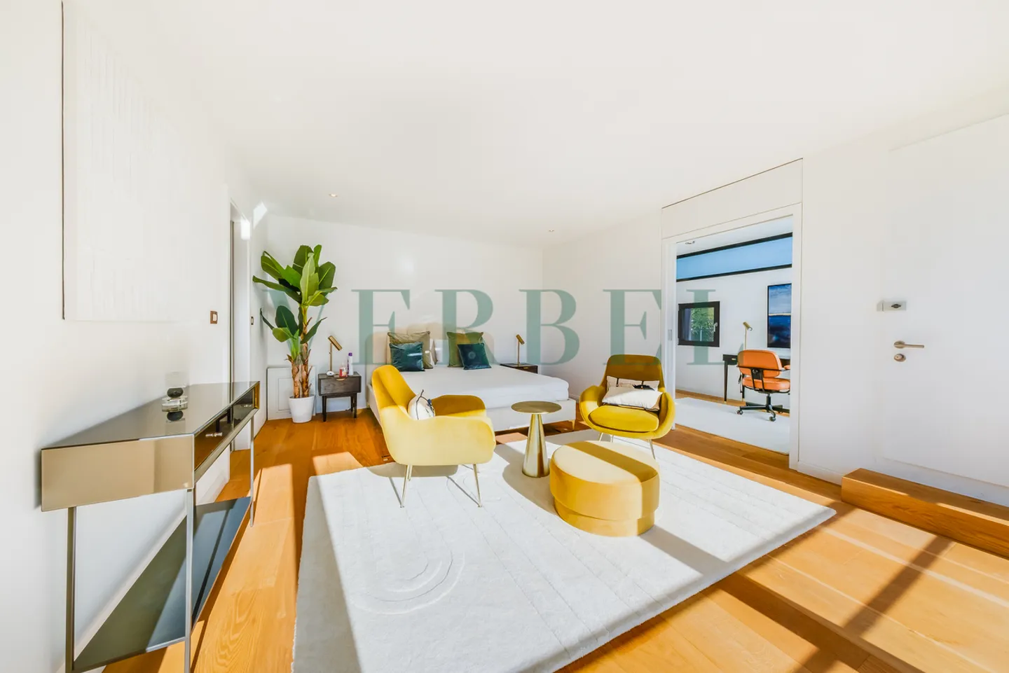 Architect-designed villa in a prestigious neighborhood - Photo 4 of 12