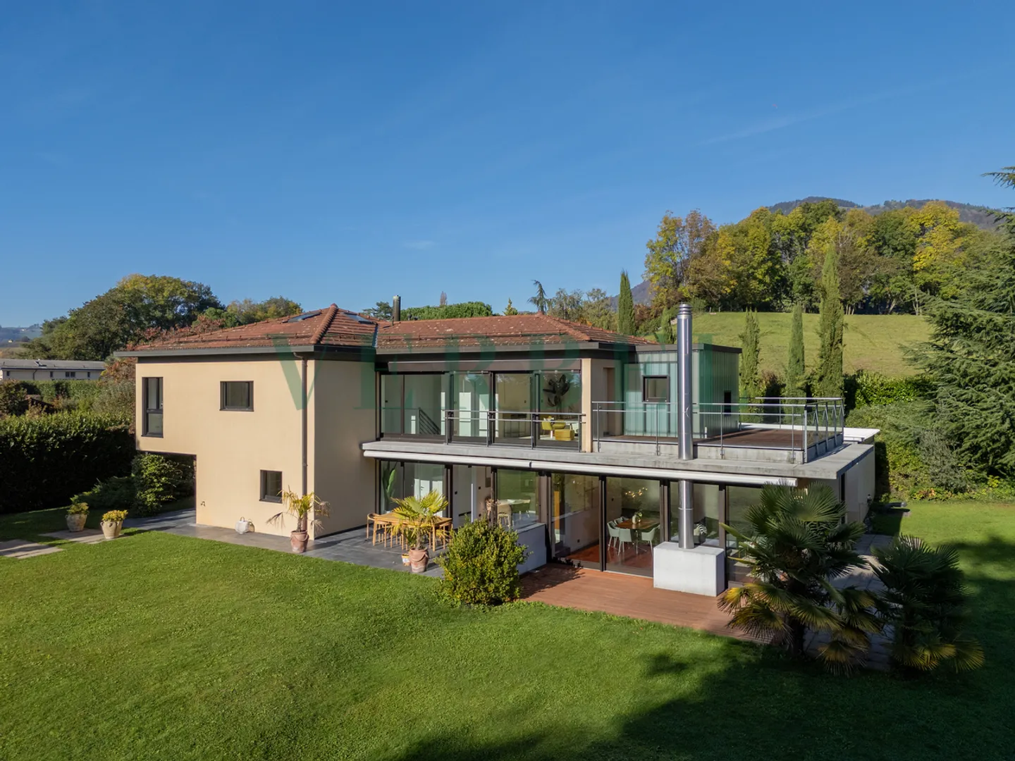 Architect-designed villa in a prestigious neighborhood - Photo 9 of 12