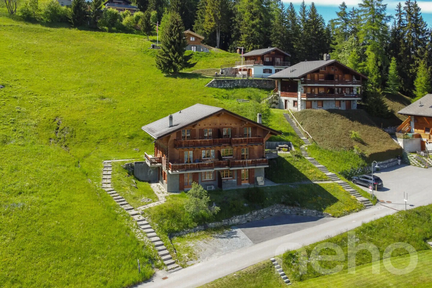 4 Valli - Chalet con due appartamenti a Bruson ai piedi delle piste - Foto 2 di 13