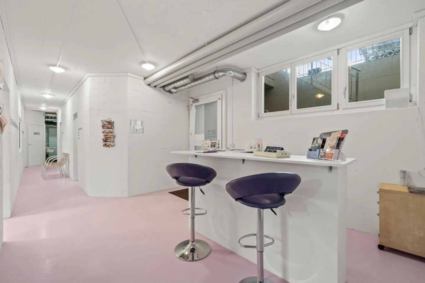 Mixed-use building for sale - Photo 2 of 8