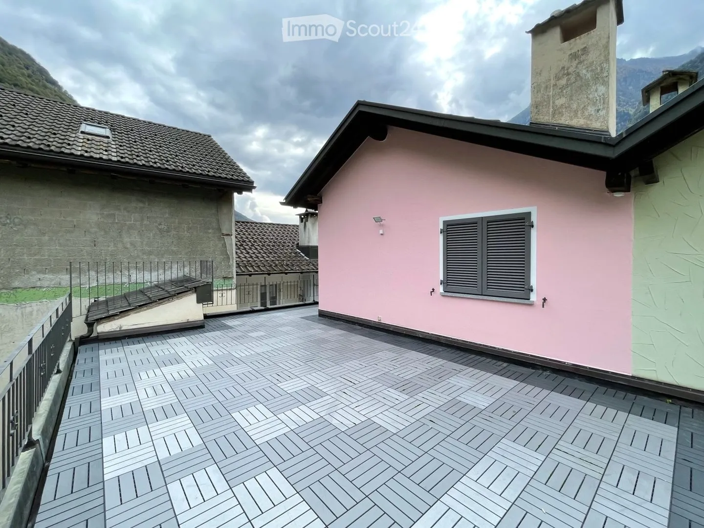 Attic apartment with 2.5 rooms for rent in Giornico - Photo 11 of 11