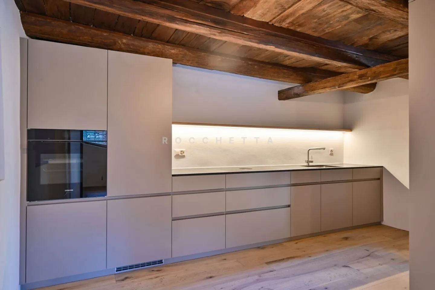 Maison caractéristique entièrement rénovée avec grand local hobby - Photo 8 sur 15